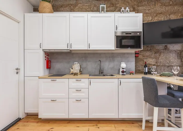 Charming Studio With Rooftop In Porto