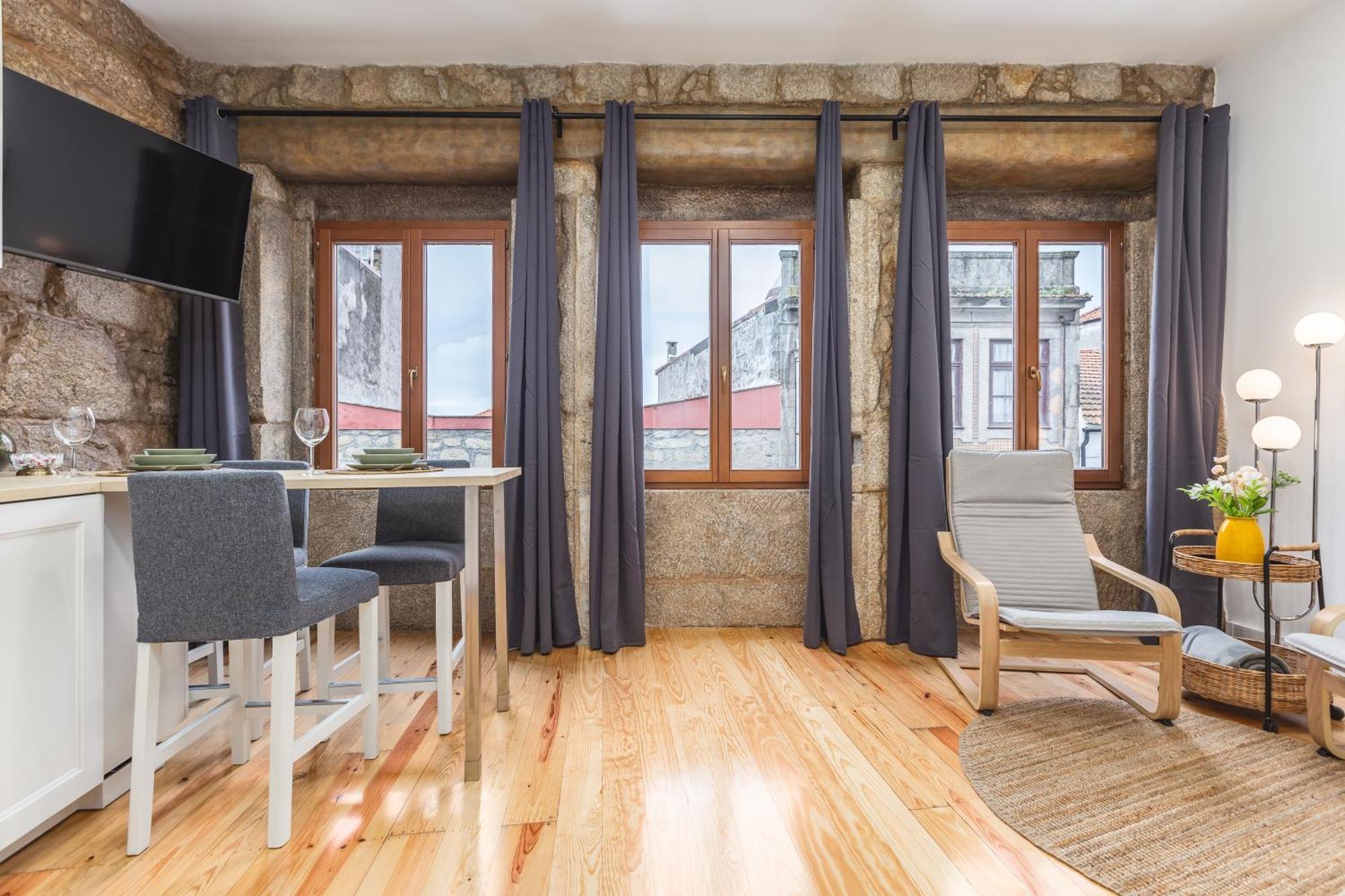 Apartment Charming With Rooftop In Porto